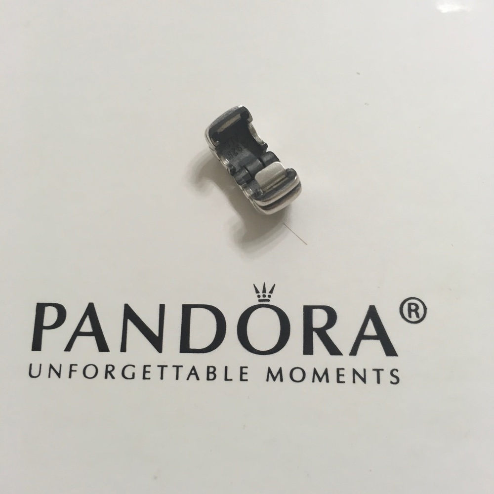 Pandora Ribbed Clip - Picture 2 of 3